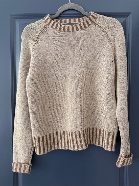 Banana Republic Sweaters - BANANA REPUBLIC tan wool sweater